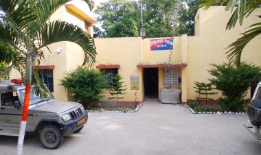 दरभंगा:- नशे में धुत्त हंगामा करते तीन युवक चढ़े सिंघवारा थाना पुलिस के हत्थे, सहयात्रियों को हो रही थी परेशानी