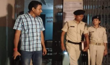आधी रात को सिविल ड्रेस में थाने पहुंचे एसपी, महिला सिपाही ने तान दी राइफल, कोडवर्ड बोले तो बची जान....