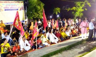दरभंगा:- रामभक्त के जयकारे से गूंजा दरभंगा राज परिषर स्थित मनोकामना मंदिर, हनुमान चालीसा पाठ करने उमड़े श्रद्धालु, सुख-शांति की मांगी मन्नत
