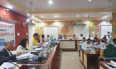 दरभंगा:- दिशा की बैठक में सांसद गोपाल जी ठाकुर ने दिये कई निर्देश, कई मसलों पर हुई चर्चा
