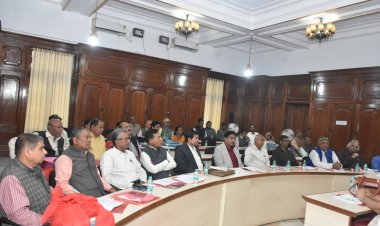 दरभंगा के मिथिला विश्वविद्यालय के कुलपति में प्रो एस पी सिंह की अध्यक्षता में विज्ञान एवं ललित कला संकाय के पीजीआरसी की बैठक में 141 शोध प्रारूप स्वीकृत