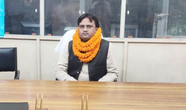 डॉ० मनोज कुमार ने उप-परीक्षा नियंत्रक द्वितीय के पद पर किया योगदान।