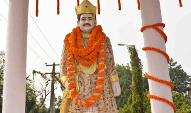 116 वीं जयंती के अवसर पर महाराजाधिराज स्वर्गीय कामेश्वर सिंह की आदमकद प्रतिमा का विश्वविद्यालय परिसर में हुआ अनावरण