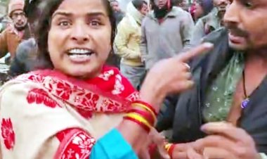 दरभंगा:- बहुत दिन से बर्दाश्त कर रही थी पत्नी, पति की करतूत, आज बीच सड़क पर उतार दिया इश्क़ का भूत