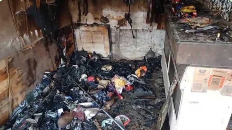 दरभंगा: स्पोर्ट्स एवं बेल्ट की दुकान को असामाजिक तत्वों ने आग के भेट चढ़ाया, घटना में दुकानदारों को 5 लाख रुपए की हुई क्षति