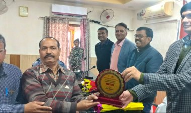 दरभंगा:- परिवार कल्याण कार्यक्रम में बेहतर प्रदर्शन करने वाले सर्जन, चिकित्सकों एवं चिकित्सा कर्मियों को किया गया पुरस्कृत