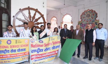 राष्ट्रीय एकीकरण शिविर में हिस्‍सा ले रहे दरभंगा विवि के ये स्‍वयंसेवक, कुलपति ने हरी झंडी दिखाकर किया राजस्थान रवाना