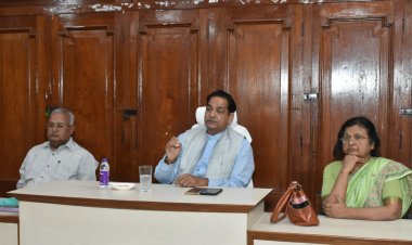 ललित नारायण मिथिला विश्वविद्यालय के कुलपति प्रो. सुरेंद्र प्रताप सिंह की अध्यक्षता में संकायाध्यक्षों एवं विभागाध्यक्षों की आपात बैठक आयोजित
