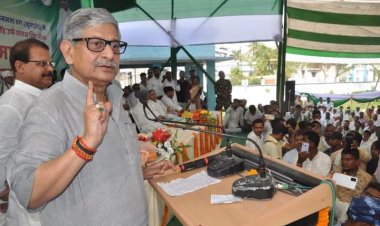 दरभंगा जदयू में चल रहे गुटबाजी को देख ललन सिंह ने संजय झा और फातमी को दिया नसीहत, कहा जदयू के नेता सिर्फ एक नीतीश कुमार, हम सब है केयर टेकर, जिंदाबाद करना है तो सिर्फ नीतीश कुमार और जदयू का करे जिंदाबाद