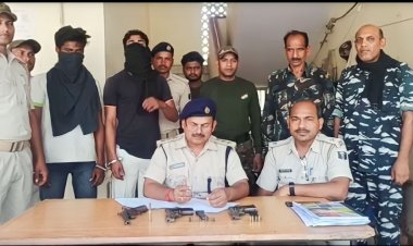 शराब की नशे की हालत में दो बदमाशों को उत्पाद विभाग की टीम ने तीन हथियार व 11 जिंदा कारतूस के साथ किया गिरफ्तार