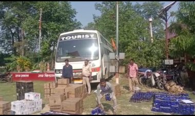 टूरिस्ट बस के तहखाने में मिली शराब की बड़ी खेप, तस्करी का स्टाइल देख पुलिस भी दंग, करवाई में एक तस्कर हुआ गिरफ्तार तथा दो तस्कर हुआ फरार