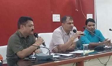 दरभंगा के डीएम राजीव रौशन की कोचिंग सेंटर्स को चेतावनी, बोले- सरकारी शिक्षक कोचिंग न चलाएं और ना ही किसी कोचिंग में पढ़ाएंगे