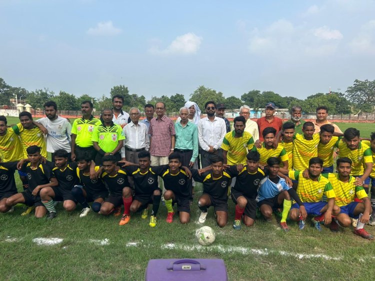 विश्वविद्यालय मैदान में आयोजित हुआ फुटबॉल लीग मैच का महाकुंभ