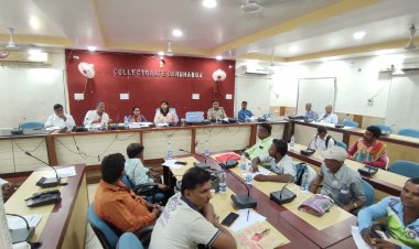 माता-पिता एवं वरिष्ठ नागरिकों के भरण पोषण के सम्बन्ध में प्रभारी जिलाधिकारी श्रीमती प्रतिभा रानी ने बैठक कर दिये निर्देश