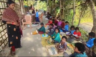 सड़क पर पाठशाला: दरभंगा का एक ऐसा स्कूल जहां सड़क पर पोलोथिन टांगकर पढ़ने को विवश है छात्र, पशु खटाल में बनता है दोपहर का भोजन, वहीं खाते हैं मिड-डे-मील