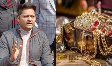 बिग ब्रेकिंग:- कामेश्वर रिलिजियस ट्रस्ट के 108 मंदिरों के देवी देवताओं के करोड़ों के बहुमूल्य जेवरात बैंक के बोल्ट से गायब, दरभंगा महाराज के पौत्र के आवेदन पर गायब समान बरामद, तीन लोगों को हिरासत में लेकर पुलिस कर रही है पूछताछ