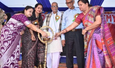 धूमधाम से मना द फाउंडेशन एकेडमी का वार्षिकोत्सव, रंगारंग प्रस्तुति से बच्चों ने लोगों का मन मोहा