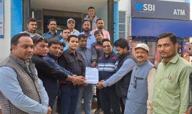 जनसम्पर्क कार्यालय में बिससूत्री कार्यालय खोलने पर पत्रकारों ने जताई आपत्ति, विरोध में पत्रकारों ने जिलाअधिकारी को सौंपा ज्ञापन