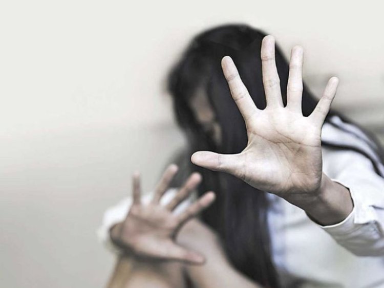 48 घंटे के अंदर दो मासूम बच्चियों से दरिंदगी, दरभंगा में 3 साल की बच्ची से रेप, ICU में भर्ती: घर के बाहर खेल रही थी, उठाकर ले गया कुकर्मी; खौफ में पूरा शहर, बाहर नहीं निकल रही लड़कीयां