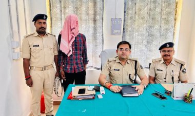 "दरभंगा पुलिस की दृढ़ता ने फिर रचा न्याय का अध्याय: महिला की गरिमा से खिलवाड़ करने वाले को सारण की तंग गलियों से खोज निकाला, साइबर थाना की टीम ने दिखाई मिसाल"
