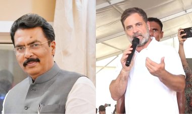 "संविधान की प्रति लिए राहुल पहुँचे दरभंगा, छात्रावास बना सियासत का मंच संवाद की ओट में दिखी मनमानी, मंत्री सरावगी बोले: ‘यह धरती तर्क की है, नौटंकी की नहीं’