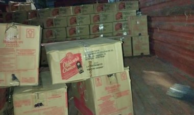 दरभंगा में अब शराबबंदी नहीं, 'ऑपरेशन शिकंजा' की गूंज है... पुलिस की तीन बड़ी कार्रवाईयों ने नशे के साम्राज्य को झकझोरा, पंचायत भवन से लेकर आम के कार्टून तक में छिपा था ज़हर