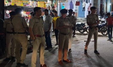 जब रात की चुप्पी में गूंजने लगी वर्दी की आहट: दरभंगा की सड़कों पर वरीय पुलिस अधीक्षक जगुनाथ रेड्डी के नेतृत्व में चला विशेष समकालीन अभियान, जहां जांच की रोशनी में कांप उठे अपराध, और जनता ने महसूस की सुरक्षा की सांस