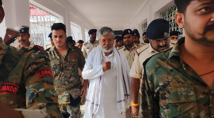 दरभंगा की सियासी फिजाओं में गिरा एक और पत्ता: अलीनगर से विधायक मिश्री लाल यादव की सदस्यता समाप्त, जनप्रतिनिधि कानून की धारा 8 और संविधान की गूंज ने किया सत्ता को नतमस्तक