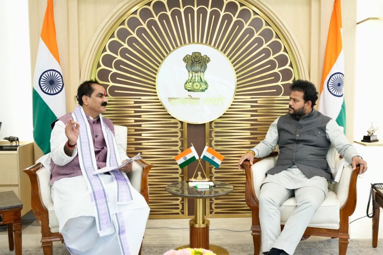 जब दरभंगा के आकाश में गूंजा विकास का शंखनाद और दिल्ली के दरबार में पहुँची मिथिला की याचना सांसद डॉ. गोपालजी ठाकुर की पहल और केंद्रीय उड्डयन मंत्री श्री राम मोहन नायडू की सहमति से दरभंगा एयरपोर्ट के टर्मिनल निर्माण को मिली 912 करोड़ की नई उड़ान... पढ़िए हमारी विशेष रिपोर्ट में वह सब, जो आपकी आँखों से ओझल रहा पर दिल के बहुत क़रीब है