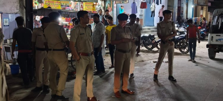 जब रात की चुप्पी में गूंजने लगी वर्दी की आहट: दरभंगा की सड़कों पर वरीय पुलिस अधीक्षक जगुनाथ रेड्डी के नेतृत्व में चला विशेष समकालीन अभियान, जहां जांच की रोशनी में कांप उठे अपराध, और जनता ने महसूस की सुरक्षा की सांस