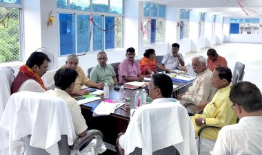 माँ श्यामा की परछाईं में संकल्पों की आरती: दरभंगा गौशाला की सुधि से हजारीनाथ मंदिर के जीर्णोद्धार तक, तीन करोड़ के विकास संकल्पों पर माँ श्यामा न्यास समिति की ऐतिहासिक बैठक में उठे आस्था, सेवा और संस्कार के स्वर