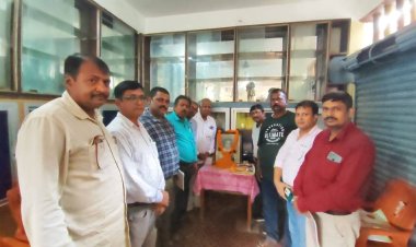 चार दशकों बाद भी जीवित है कलम की ज्वाला और समाज सेवा का जज़्बा स्व. चंद्रदेव नारायण सिन्हा ‘चंदर बाबू’ की 40वीं पुण्यतिथि पर दरभंगा ने मूर्ति अनावरण से लेकर मर्चरी दान तक उन्हें किया नमन, पत्रकारों, साहित्यकारों, जनप्रतिनिधियों और समाजसेवियों की ऐतिहासिक उपस्थिति में यह आयोजन बन गया पत्रकारिता की विरासत और आदर्शों को पुनः याद करने का महापर्व