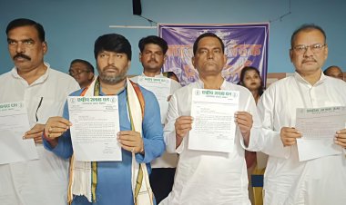 बड़ी खबर: राजद में दरभंगा से फूटा असंतोष का ज्वालामुखी टिकट बंटवारे की राजनीति में उपेक्षित अति पिछड़ा नेताओं ने थामा इस्तीफ़े का रास्ता, बोले भोला सहनी ‘अब अपमान नहीं सहेंगे, संघर्ष ही सम्मान है!’ पढ़िए आशिष कुमार की यह विशेष रिपोर्ट जो बताएगी कैसे टूट रही है राजद की सामाजिक नींव और बिखर रहा है विश्वास का ताना-बाना!