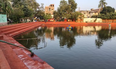 नदी में उफान, पर नहीं टूटी श्रद्धा दरभंगा का हरिबोल तालाब बना भक्ति का केन्द्र! Ward 21 के पार्षद Naveen Sinha की अगुवाई में ढाई सौ परिवारों को मिला घाट, कृत्रिम तालाब से जुड़ेंगे सौ नए अर्घ्य… हमारी इस विशेष रिपोर्ट में पढ़ें कैसे विपरीत हालात में भी आस्था ने गढ़ दिया नया इतिहास!
