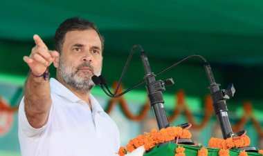 दरभंगा के लोआम मैदान से राहुल गांधी का चुनावी शंखनाद ‘ट्रंप से डरते हैं मोदी’, ‘रिमोट से चल रही है सरकार’, ‘बिहार अब खुद अपना भविष्य लिखेगा’; तेजस्वी यादव संग विपक्ष की साझा गर्जना कहा, अबकी बार खटारा व्यवस्था को बदलेंगे, हर गरीब, किसान और नौजवान को देंगे नए बिहार की पहचान ‘मेड इन बिहार, मेड फॉर इंडिया!