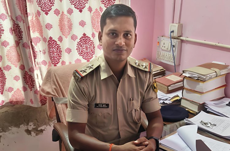 दरभंगा पुलिस में बड़ा फेरबदल: कुछ ही दिन पहले घनश्यामपुर थाना की कमान संभाल रहे बलवंत कुमार अब पुलिस केंद्र दरभंगा भेजे गए, वहीं उनकी जगह आलोक कुमार को घनश्यामपुर का नया थानाध्यक्ष बनाया गया… सिर्फ इतना ही नहीं, जयपाल प्रसाद चौधरी को SC/ST थाना, रामसरन साफी को लहेरियासराय, विशाल कुंवर सिंह को नरहा, अरविंद दास को सिंघवाड़ा समेत कुल 23 पुलिस पदाधिकारियों का तबादला, पढ़ें कौन कहाँ से कहाँ भेजे गए