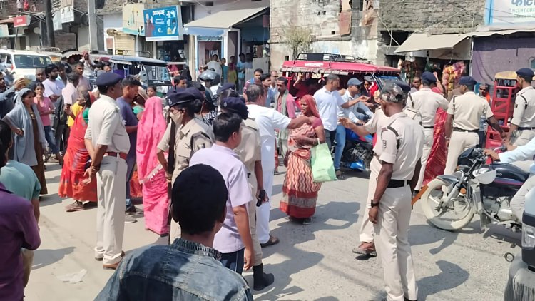 Darbhanga in Deep Mourning: माउंट समर स्कूल के बाद अब पर्यवेक्षण गृह में लटका मासूम सात महीने में तीसरी मौत, और सिस्टम अब भी ‘Investigation Mode’ में सो रहा है… आखिर इस शहर को किसकी नज़र लग गई है....पढ़ें हमारी ये Exclusive Report, जो खोलती है दरभंगा की सड़ती हुई व्यवस्था और मौन प्रशासन का पूरा सच!