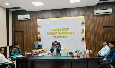 दरभंगा में जाम पर DM का ‘सर्जिकल स्ट्राइक’ शुरू सड़क किनारे दुकान लगाकर बैठे लोग सतर्क हो जाएँ… प्रशासन ने अंतिम चेतावनी दे दी है, अब नहीं माना तो फिर ठेला–दुकान भी जायेगा और जुर्माना भी भारी चलेगा!