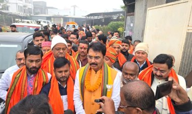 दरभंगा की माटी से उठा सत्ता-संकल्प: सैकड़ों गाड़ियों के काफ़िले, केसरिया जोश और कार्यकर्ता-विश्वास के साथ पटना रवाना हुए भाजपा के नवनियुक्त प्रदेश अध्यक्ष संजय सरावगी, संगठन को नई धार देने का किया ऐलान