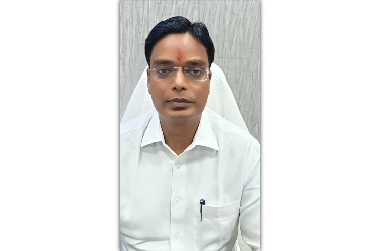 तबादला एक्सप्रेस : दरभंगा डीएम कौशल कुमार का बड़ा प्रशासनिक फैसला एफ.आर.एस. पंजीकरण और कार्य दक्षता के आधार पर 71 महिला पर्यवेक्षिकाओं का सामूहिक तबादला, सिंहवाड़ा से बहादुरपुर, बेनीपुर से गौड़ाबौराम, जाले से दरभंगा ग्रामीण, केवटी-रनवे से सदर तक बदली गई तैनाती इस खबर में पढ़ें पूरी सूची, कौन कहाँ से हटाकर कहाँ भेजी गई....