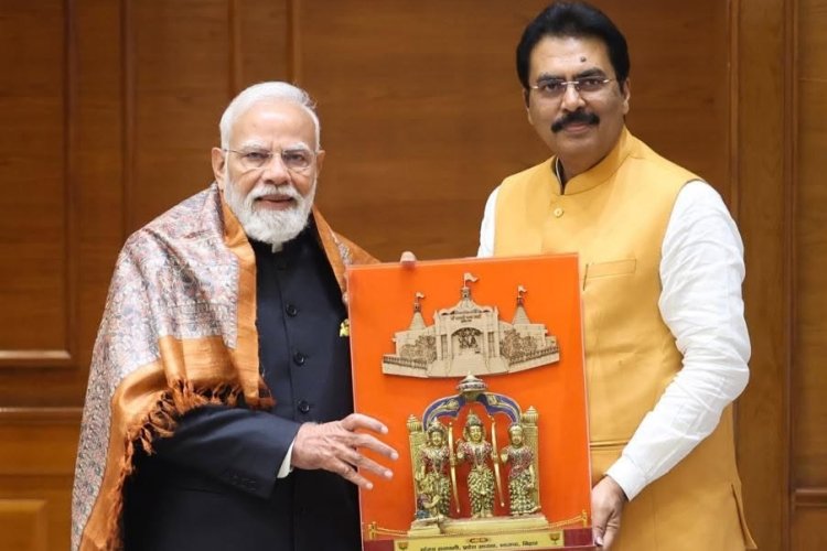 सत्ता के शिखर पर मिथिला की सौगात: प्रधानमंत्री के सम्मुख पुनौरा धाम की दिव्यता, नई जिम्मेदारी के प्रथम चरण में संजय सरावगी की दिल्ली-भेंट, संगठनात्मक समन्वय, मखाना की अस्मिता और मिथिला के स्वाभिमान पर हुई सार्थक संवाद-यात्रा.....