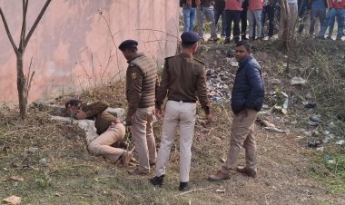 दरभंगा में पुलिस हिरासत की बड़ी चूक, कानून-व्यवस्था पर करारा तमाचा: मेडिकल जांच के दौरान कैदी फरार, अंडरग्राउंड नाले में घुसकर घंटों तक पुलिस को दिया खुला चैलेंज, बाहर खड़ी पुलिस चिल्लाती रही- “जल्दी बाहर निकलो”, वायरल वीडियो ने खोली सुरक्षा व्यवस्था की पोल....