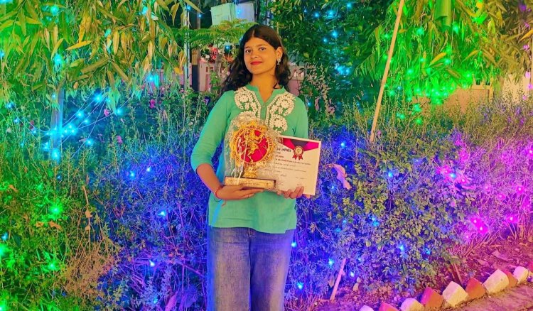 मिथिला की सांस्कृतिक धरती दरभंगा से उठी एक शांत लेकिन प्रभावशाली प्रतिभा की गूंज जब प्रयागराज के प्रतिष्ठित मंच तक पहुँची, तो ओडिसी नृत्य की अनुशासित प्रस्तुति में छिपी मेहनत, साधना और आत्मविश्वास ने सबको यह महसूस करा दिया कि दरभंगा की गलियों में पनप रही प्रतिभाएँ अब केवल स्थानीय पहचान तक सीमित नहीं, बल्कि राष्ट्रीय मंचों पर भी अपनी अलग छाप छोड़ने की क्षमता रखती हैं....जयश्री जयंती की सफलता ने चुपचाप दरभंगा के नाम के साथ एक नई उपलब्धि जोड़ दी.....