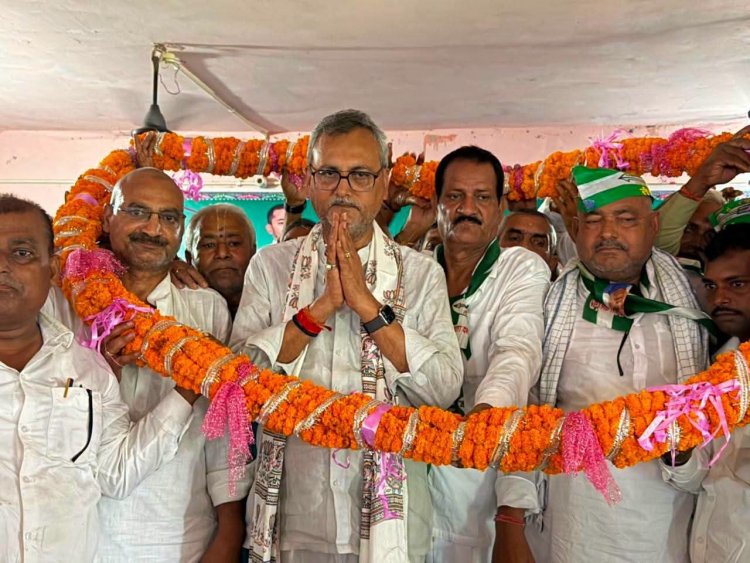 सम्मान के मंच से उठी सियासत की नई आहट! बेनीपुर में विधायक विनय चौधरी को मिली बड़ी जिम्मेदारी, पाग-माला के बीच गूंजा विकास का संकल्प....क्या बदलने वाली है क्षेत्र की राजनीतिक तस्वीर?