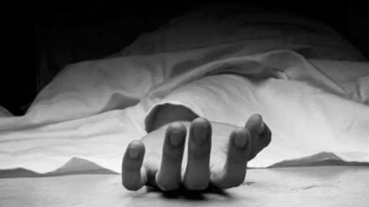 तीन दिनों तक घर की चौखट पर लौटने की उम्मीद में टकटकी लगाए बैठा परिवार, फिर गांव की धरती ने जेसीबी से खोदे गड्ढे के भीतर से उगला 18 वर्षीय राहुल का शव; शराब निकालने के आरोप से शुरू हुई रहस्यमयी कहानी में मारपीट, गुमशुदगी और मौत की खौफनाक कड़ियां तलाश रही पुलिस, आखिर उन तीन दिनों के अंधेरे में राहुल के साथ क्या हुआ...हर सवाल के जवाब पर टिकी गांव की सांसें