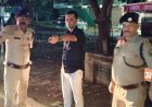 रात के अंधेरे में वर्दी से दूर, काली हाफ शर्ट और हल्के ग्रे रंग की पैंट में अचानक सड़क पर उतरे पुलिस के कप्तान; बिना किसी औपचारिकता के शहर के अहम सुरक्षा प्वाइंटों पर पहुंचकर खुद परखी पुलिस की मुस्तैदी, ड्यूटी पर तैनात जवानों से ली सीधी जानकारी....जानिए उस रात दरभंगा पुलिस को मिले कौन-कौन से सख्त निर्देश।