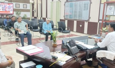 आखिर दरभंगा के दिग्घी, हराही और गंगासागर तालाबों को लेकर सुप्रीम कोर्ट के दरवाजे तक क्यों पहुंची लड़ाई? क्या इन ऐतिहासिक जलाशयों के अस्तित्व पर मंडरा रहा है ऐसा संकट, जिसकी आहट अब न्यायालय तक सुनाई दे रही है? अतिक्रमण, भराई, निर्माण और सौंदर्यीकरण के बीच आखिर अदालत ने क्या रुख अपनाया, पुराने छठ घाट का क्या होगा और अब इन तीनों तालाबों के भविष्य पर क्या होने जा रहा है...पूरी कहानी जानिए इस रिपोर्ट में।