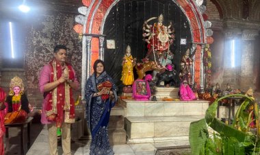 राज दरभंगा की सदियों पुरानी धार्मिक विरासत का शंखनाद! हसनचौक में माँ दुर्गा के पट का भव्य उद्घाटन, माधवेश्वर में फलाहार का शुभारंभ; राजनगर के ऐतिहासिक मंदिरों में पहुँचे कुमार कपिलेश्वर सिंह एवं रानी कविता सिंह, प्राचीन धरोहरों के जीर्णोद्धार का ऐलान....महाराजा रमेश्वर सिंह की बसाई नगरी के गौरवशाली अतीत को फिर जीवंत करने की पहल!